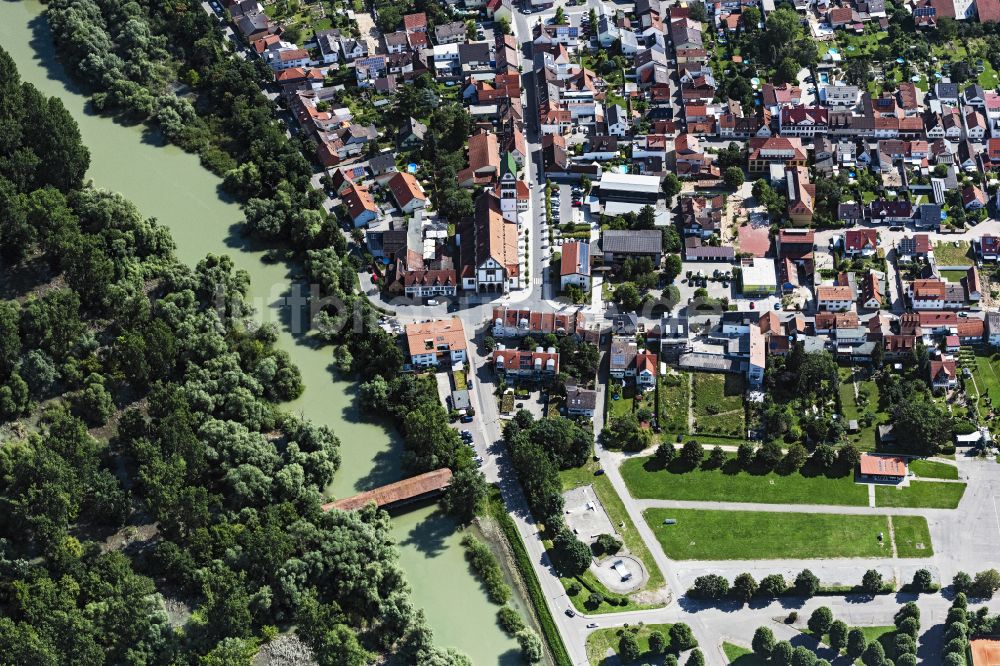 Luftbild Ketsch - Dorfkern an den Fluss- Uferbereichen des Altrhein in Ketsch im Bundesland Baden-Württemberg, Deutschland