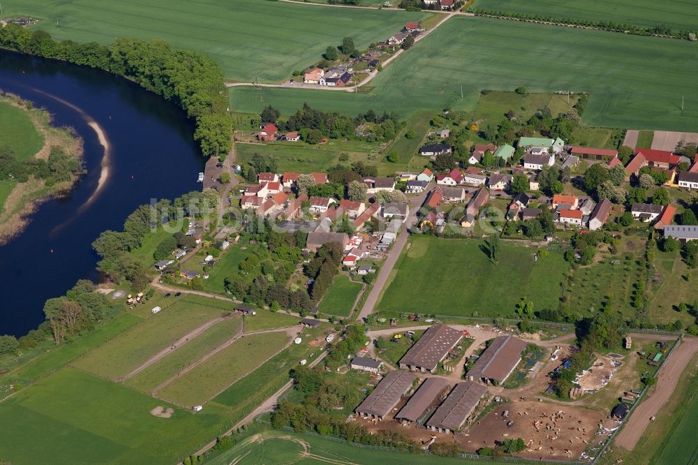 Luftaufnahme Milower Land - Dorfkern an den Fluss- Uferbereichen von Bahnitz in Milower Land im Bundesland Brandenburg, Deutschland