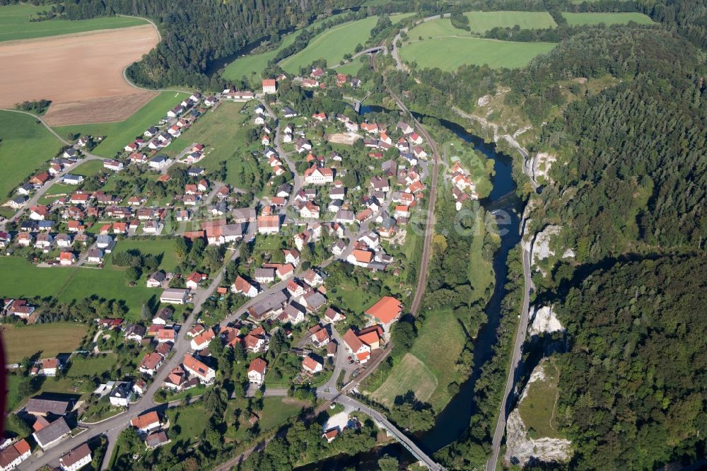 Luftbild Sigmaringen - Dorfkern an den Fluss- Uferbereichen der Donau im Ortsteil Gutenstein in Sigmaringen im Bundesland Baden-Württemberg, Deutschland