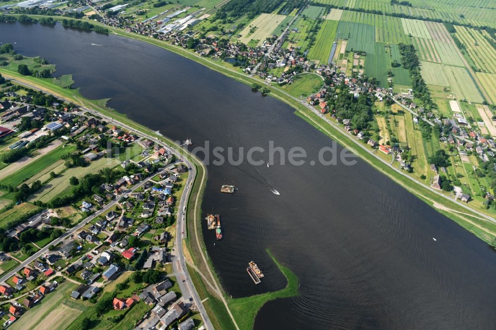 Luftbild Stelle - Dorfkern an den Fluss- Uferbereichen Elbe in Stelle im Bundesland Niedersachsen
