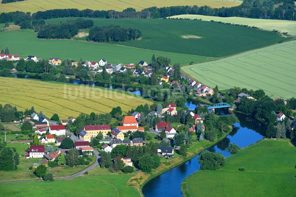 Luftaufnahme Altleisnig - Dorfkern an den Fluss- Uferbereichen der Freiberger Mulde in Altleisnig im Bundesland Sachsen, Deutschland