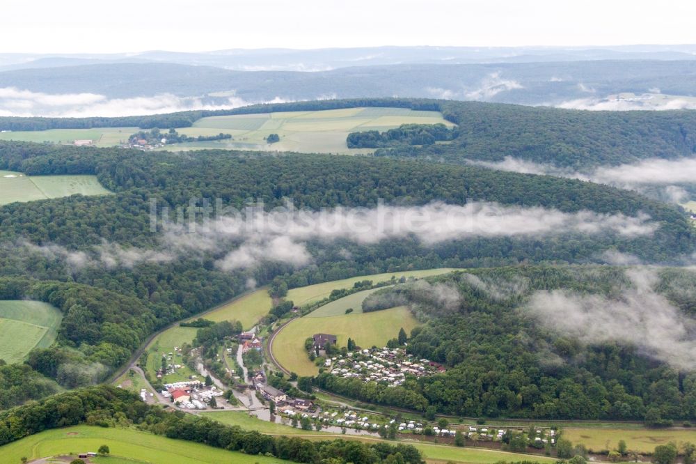 Luftaufnahme Hammelburg - Dorfkern an den Fluss- Uferbereichen der fränkischen Saale im Ortsteil Morlesau in Hammelburg im Bundesland Bayern, Deutschland