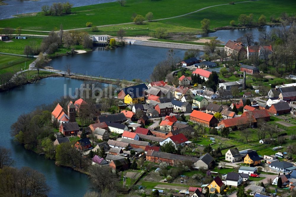 Luftbild Klöden - Dorfkern an den Fluss- Uferbereichen Klödener Riß in Klöden im Bundesland Sachsen-Anhalt, Deutschland