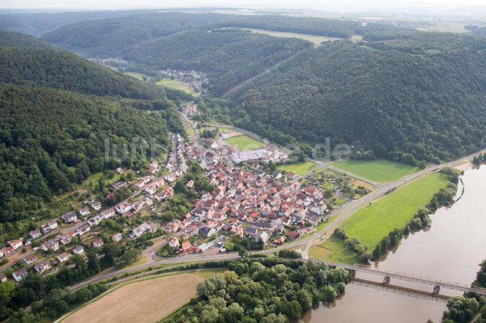 Luftbild Hasloch - Dorfkern an den Fluss- Uferbereichen des Main in Hasloch im Bundesland Bayern, Deutschland
