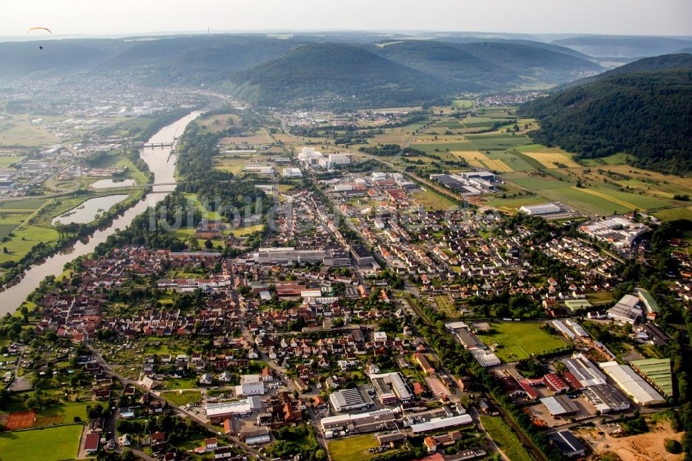 Luftbild Kleinheubach - Dorfkern an den Fluss- Uferbereichen des Main in Kleinheubach im Bundesland Bayern, Deutschland