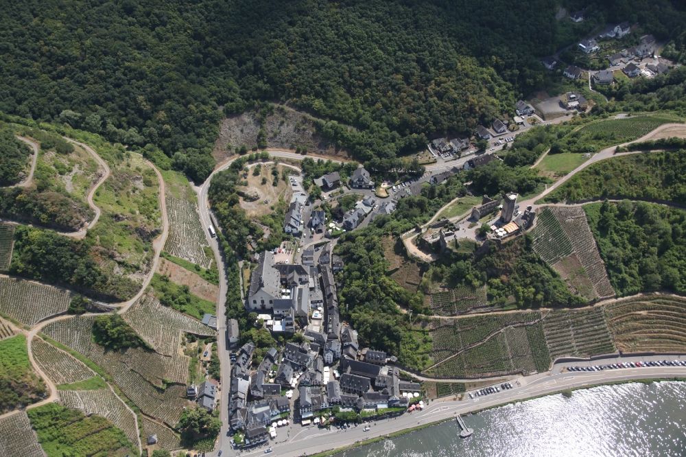 Luftbild Beilstein - Dorfkern an den Fluss- Uferbereichen der Mosel in Beilstein im Bundesland Rheinland-Pfalz, Deutschland