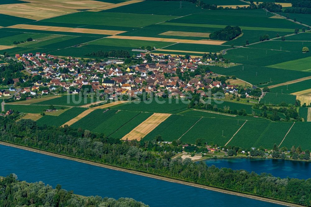 Luftbild Schoenau - Dorfkern an den Fluss- Uferbereichen in Schoenau in Grand Est, Frankreich