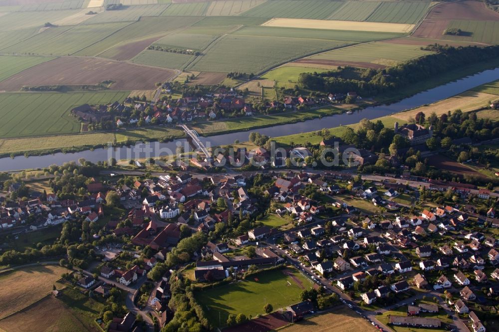 Luftbild Hehlen - Dorfkern an den Fluss- Uferbereichen der Weser im Ortsteil Daspe in Hehlen im Bundesland Niedersachsen, Deutschland