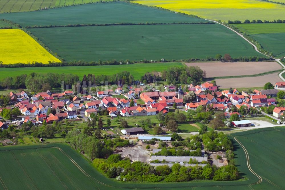 Luftaufnahme Freienbessingen - Dorfkern in Freienbessingen im Bundesland Thüringen, Deutschland