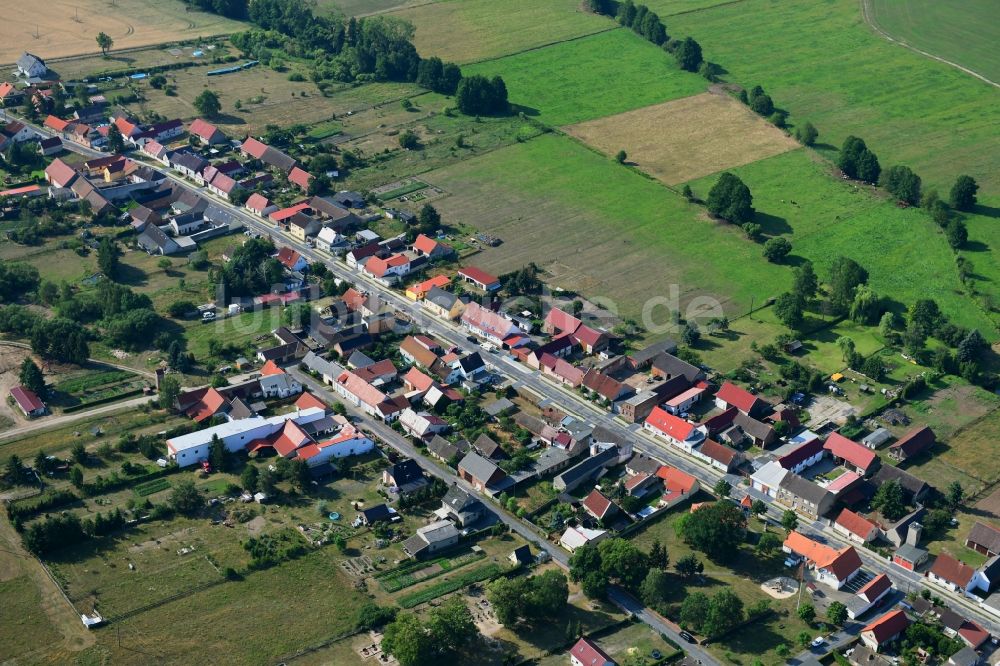 Groß Briesen von oben - Dorfkern in Groß Briesen im Bundesland Brandenburg, Deutschland
