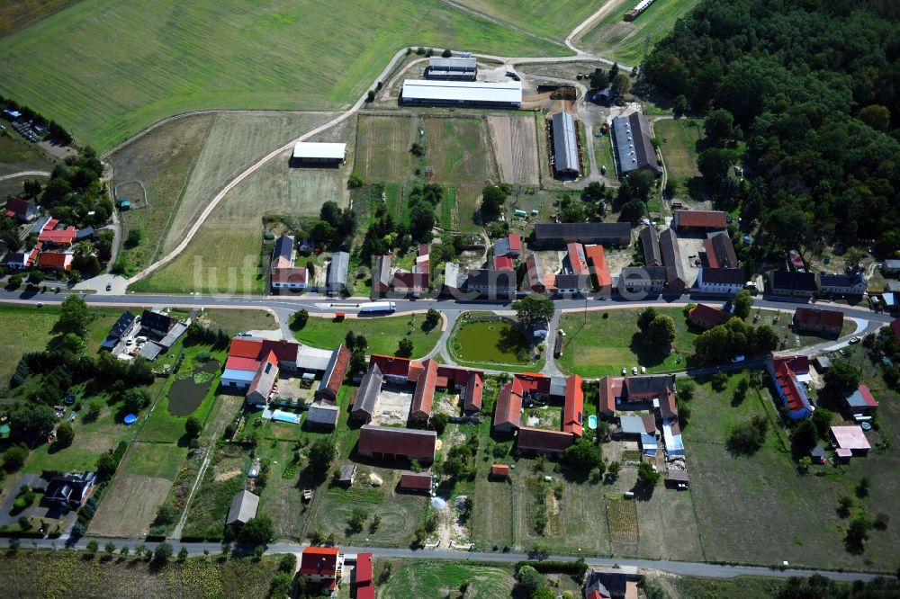 Haseloff von oben - Dorfkern in Haseloff im Bundesland Brandenburg, Deutschland