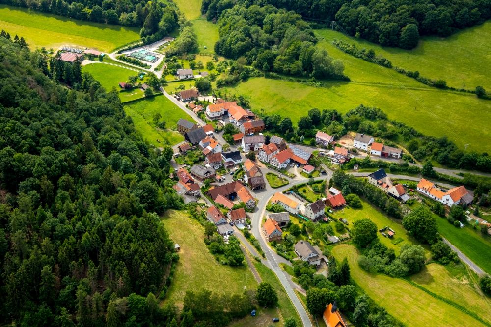 Luftbild Hüddingen - Dorfkern in Hüddingen im Bundesland Hessen, Deutschland