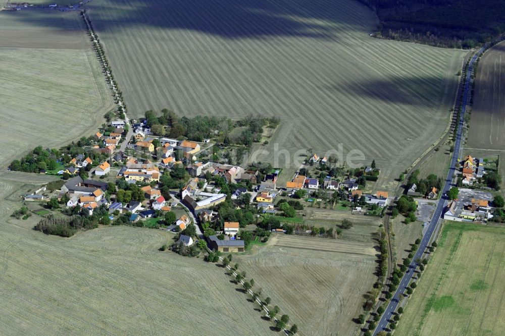 Heideloh von oben - Dorfkern in Heideloh im Bundesland Sachsen-Anhalt, Deutschland