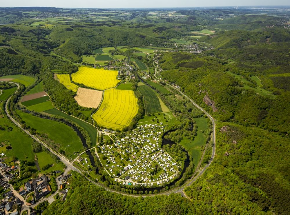 Heimbach aus der Vogelperspektive: Dorfkern in Heimbach im Bundesland Nordrhein-Westfalen