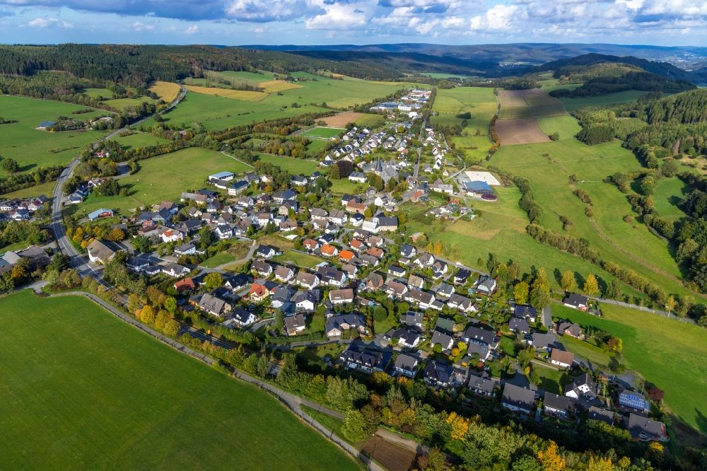 Luftaufnahme Hellefeld - Dorfkern in Hellefeld im Bundesland Nordrhein-Westfalen, Deutschland