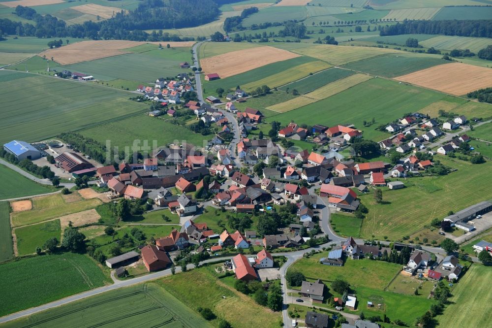 Herbsen aus der Vogelperspektive: Dorfkern in Herbsen im Bundesland Hessen, Deutschland