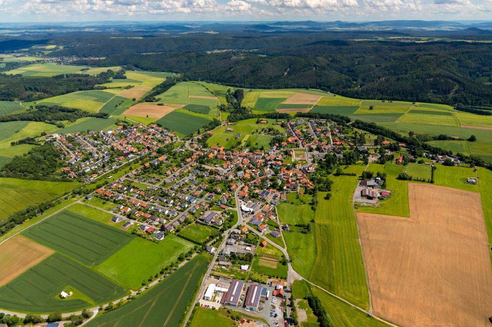 Höringhausen aus der Vogelperspektive: Dorfkern in Höringhausen im Bundesland Hessen, Deutschland