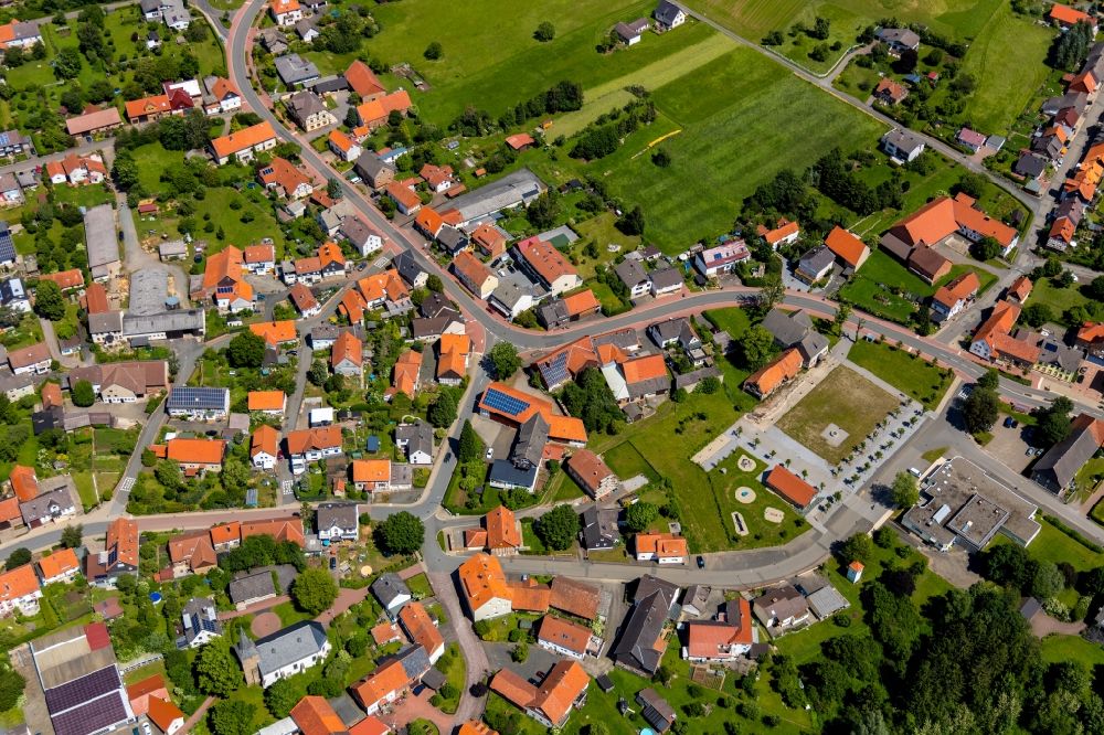 Höringhausen aus der Vogelperspektive: Dorfkern in Höringhausen im Bundesland Hessen, Deutschland