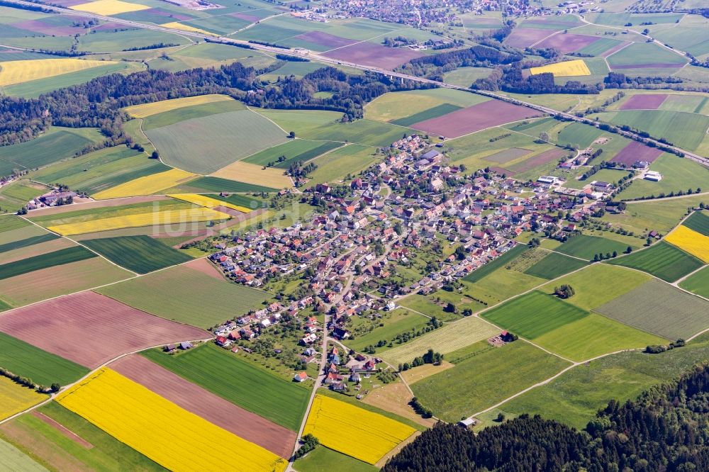 Irslingen von oben - Dorfkern in Irslingen im Bundesland Baden-Württemberg, Deutschland