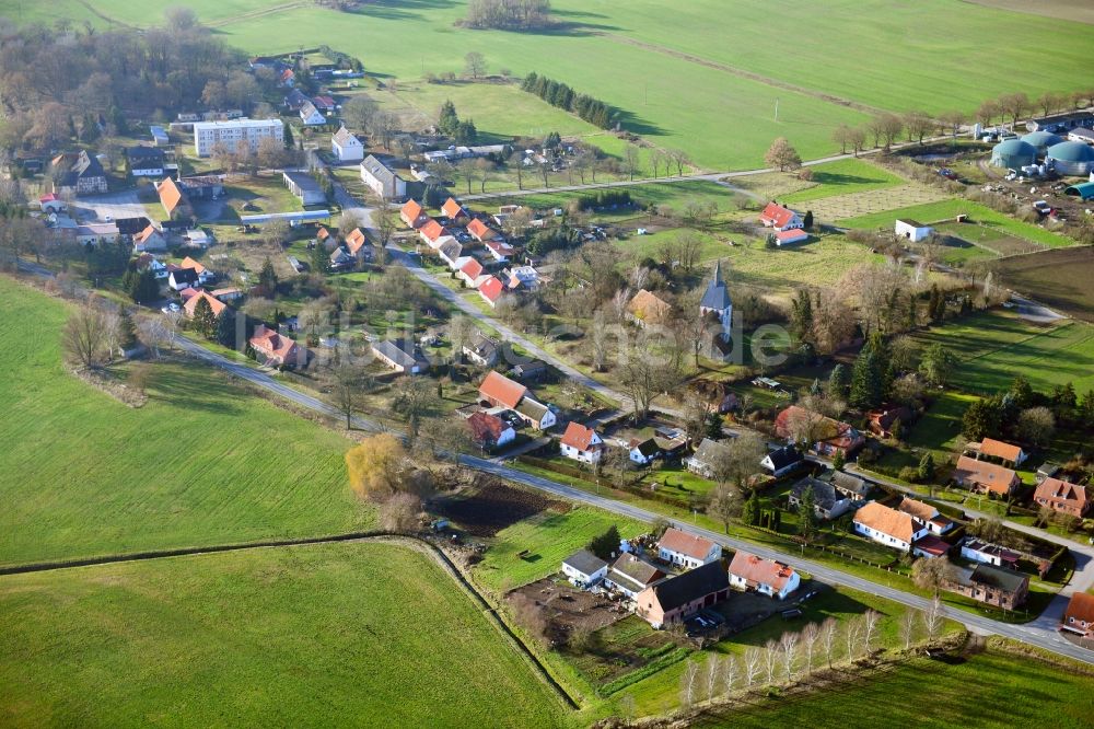 Kambs von oben - Dorfkern in Kambs im Bundesland Mecklenburg-Vorpommern, Deutschland