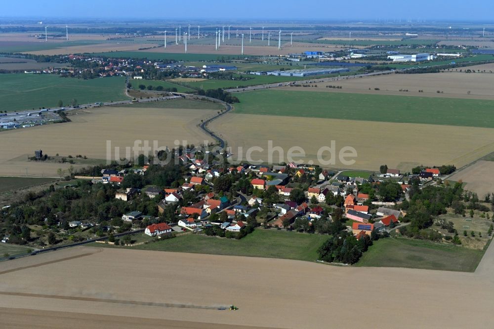Köckern von oben - Dorfkern in Köckern im Bundesland Sachsen-Anhalt, Deutschland