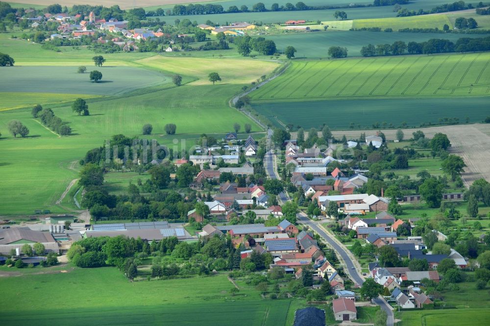Luftbild Kleinow, Plattenburg - Dorfkern in Kleinow, Plattenburg im Bundesland Brandenburg