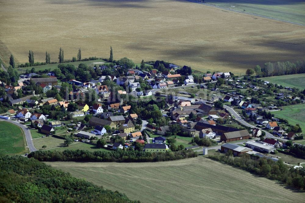 Kölsa von oben - Dorfkern in Kölsa im Bundesland Sachsen, Deutschland
