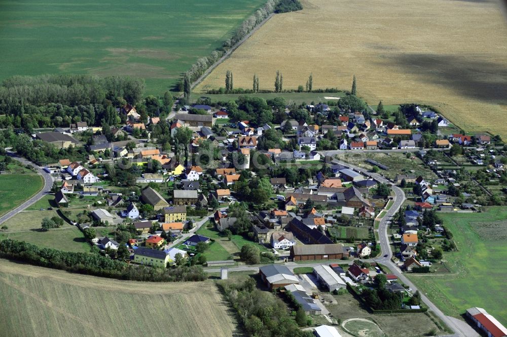 Kölsa aus der Vogelperspektive: Dorfkern in Kölsa im Bundesland Sachsen, Deutschland