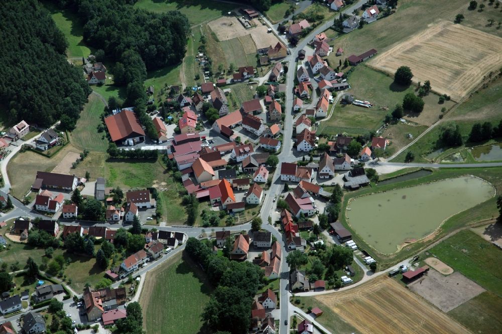 Lauf Bullach von oben - Dorfkern von Lauf an der Pegnitz Bullach im Bundesland Bayern