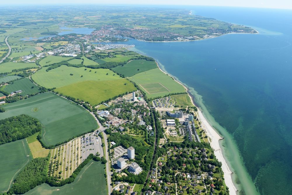 Luftbild Sierksdorf - Dorfkern am Meeres- Küstenbereich der Ostsee in Sierksdorf im Bundesland Schleswig-Holstein