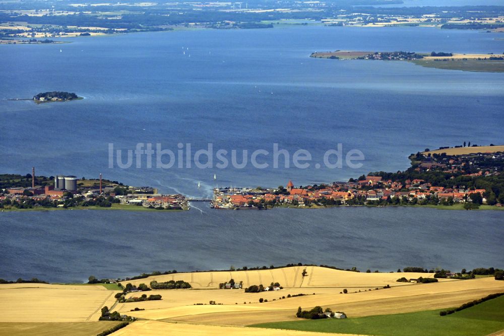 Luftbild Stege - Dorfkern am Meeres- Küstenbereich in Stege in Region Själland, Dänemark