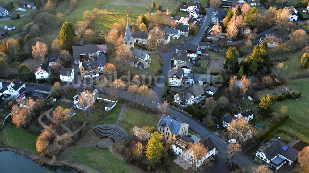 Luftbild Mehren - Dorfkern in Mehren im Bundesland Rheinland-Pfalz, Deutschland