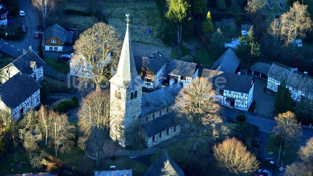 Mehren von oben - Dorfkern in Mehren im Bundesland Rheinland-Pfalz, Deutschland