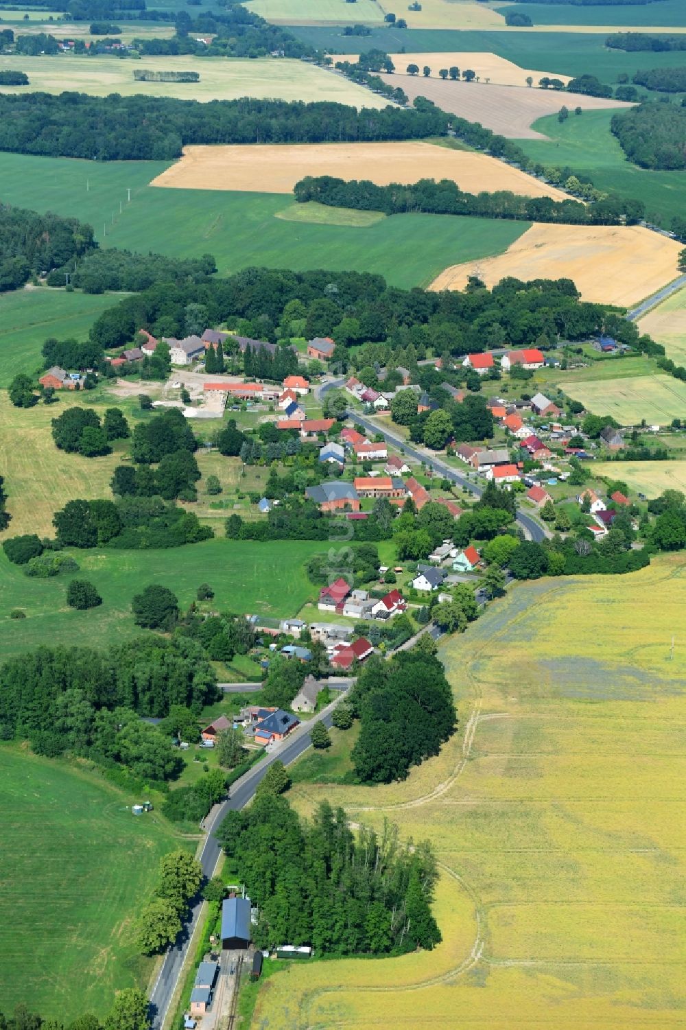 Mesendorf von oben - Dorfkern in Mesendorf im Bundesland Brandenburg, Deutschland