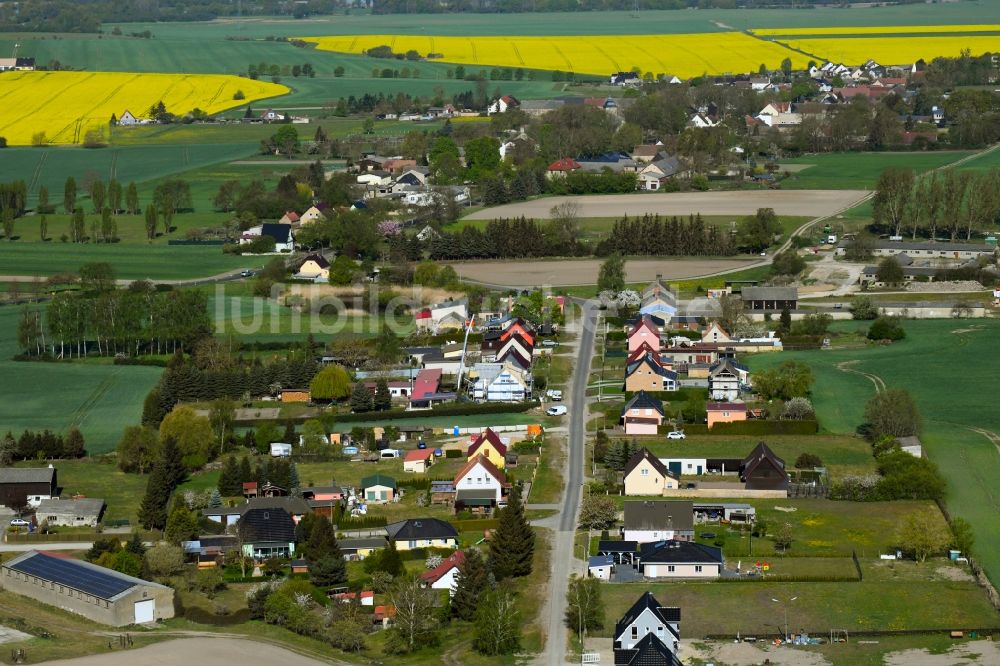 Luftaufnahme Mildenberg - Dorfkern in Mildenberg im Bundesland Brandenburg, Deutschland