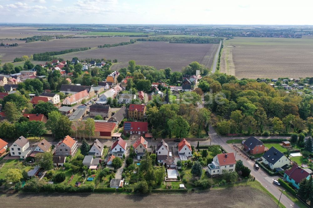 Mötzlich aus der Vogelperspektive: Dorfkern in Mötzlich im Bundesland Sachsen-Anhalt, Deutschland