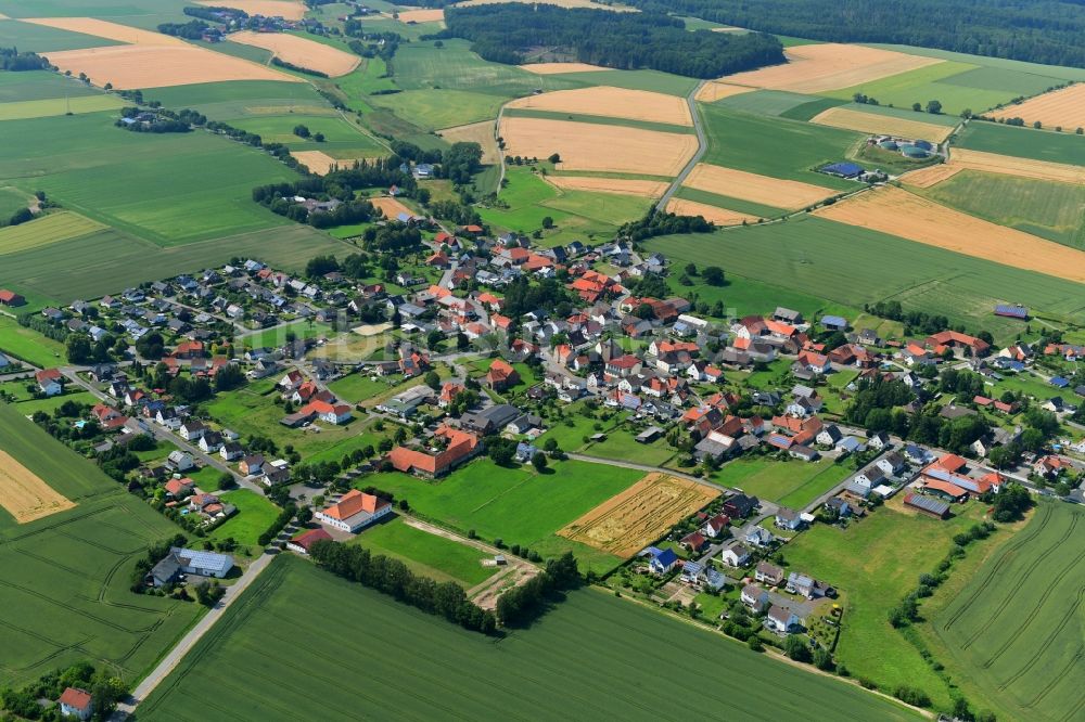 Natzungen von oben - Dorfkern in Natzungen im Bundesland Nordrhein-Westfalen, Deutschland