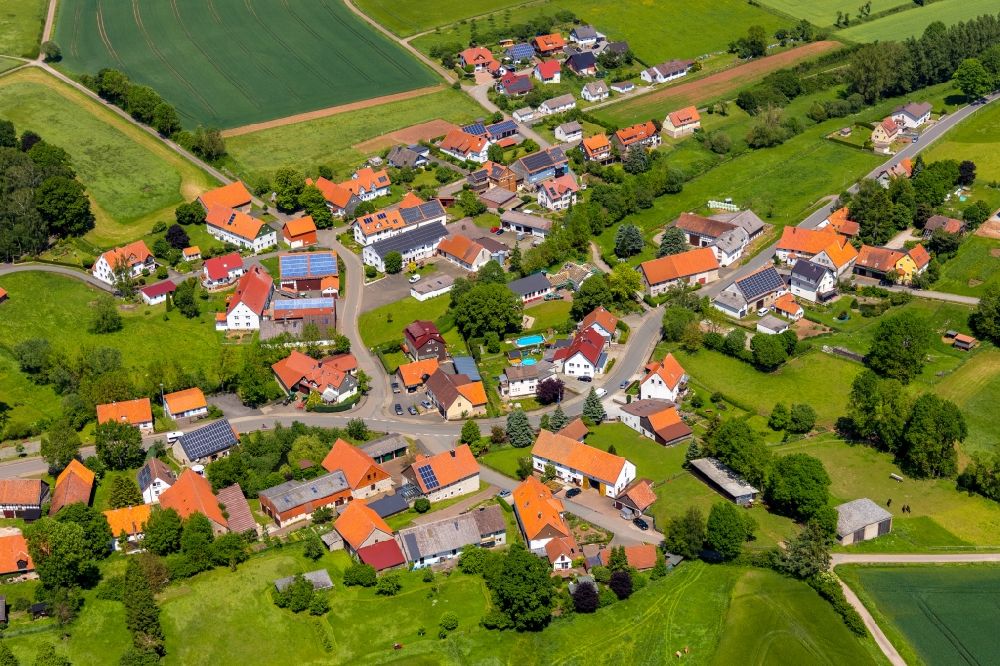 Nieder-Ense von oben - Dorfkern in Nieder-Ense im Bundesland Hessen, Deutschland