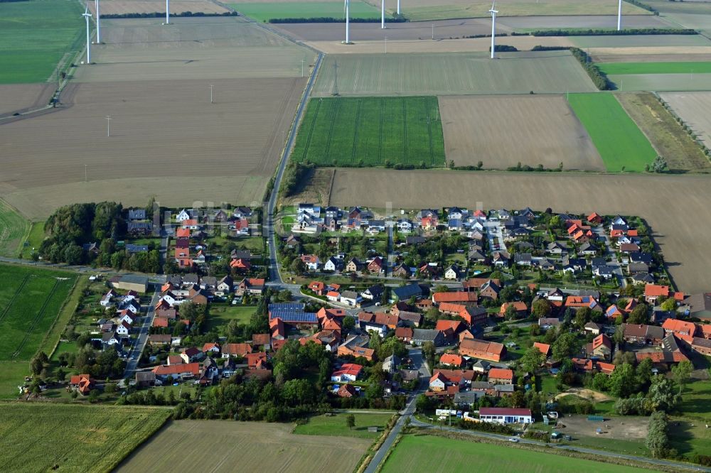 Papenrode aus der Vogelperspektive: Dorfkern in Papenrode im Bundesland Niedersachsen, Deutschland