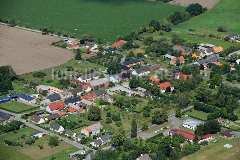 Pröttlin von oben - Dorfkern in Pröttlin im Bundesland Brandenburg, Deutschland