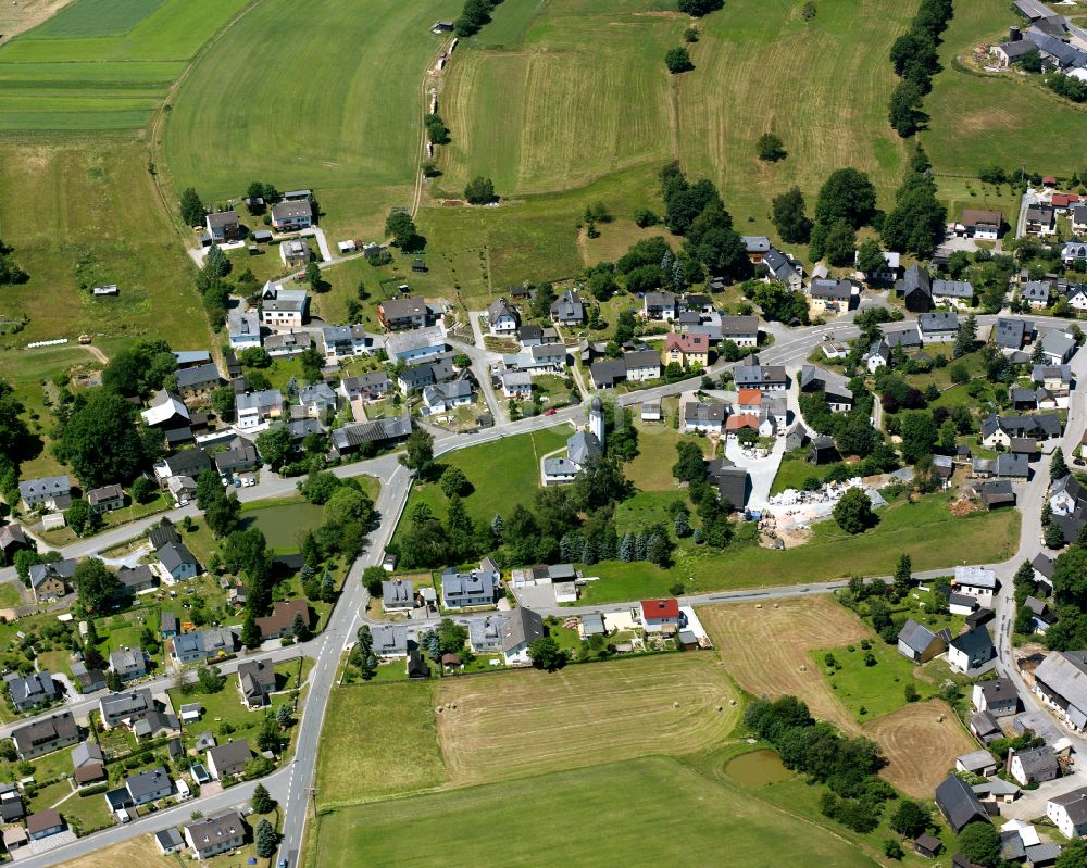 Langenbach von oben - Dorfkern am Rande des Kraftwerkes in Langenbach im Bundesland Bayern, Deutschland