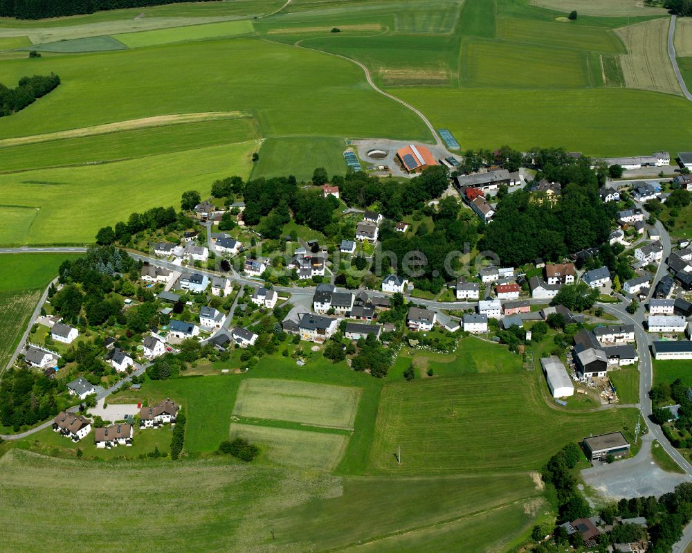 Luftaufnahme Neuhaus - Dorfkern am Rande des Kraftwerkes in Neuhaus im Bundesland Bayern, Deutschland