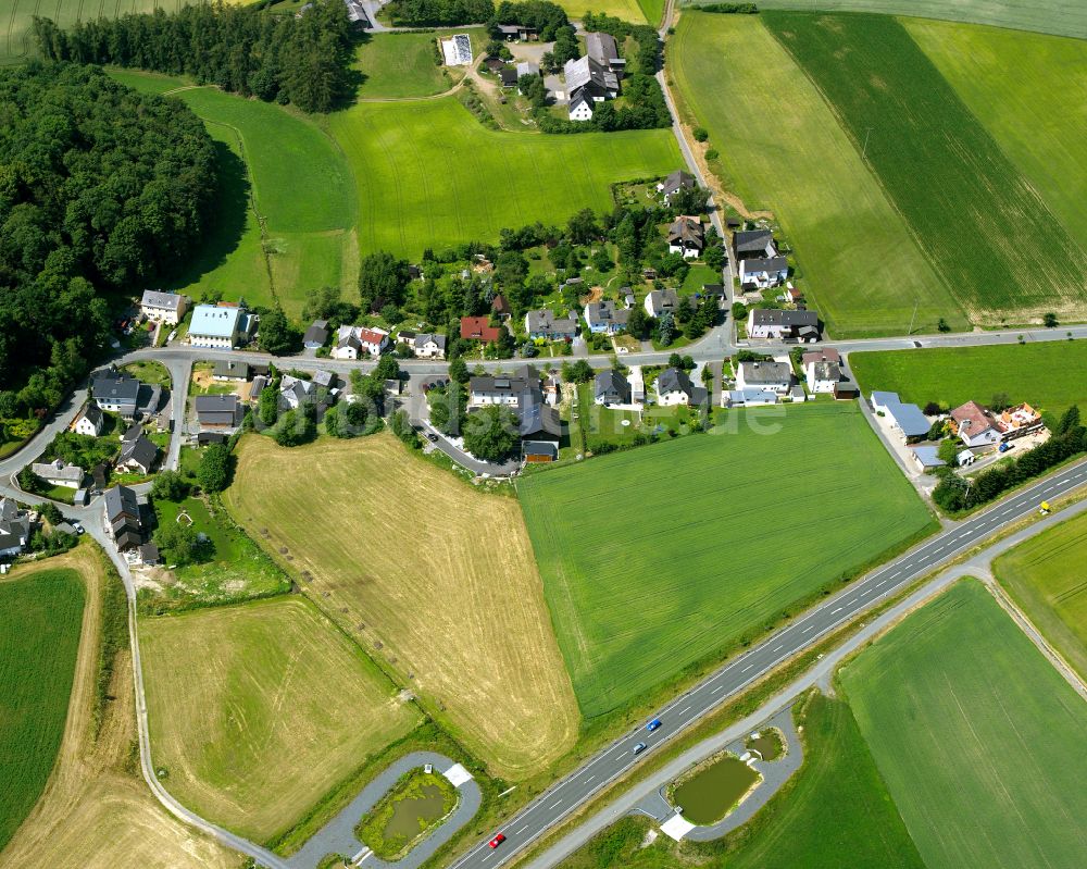 Luftbild Schloßgattendorf - Dorfkern am Rande des Kraftwerkes in Schloßgattendorf im Bundesland Bayern, Deutschland