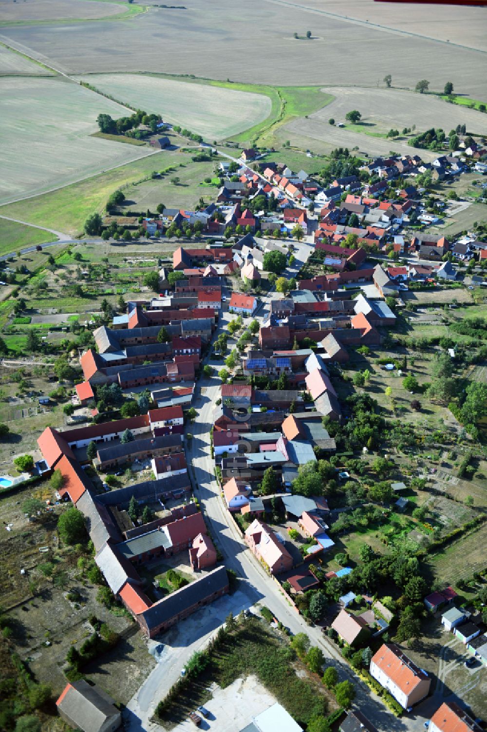 Selbitz aus der Vogelperspektive: Dorfkern am Rande des Kraftwerkes in Selbitz im Bundesland Sachsen-Anhalt, Deutschland