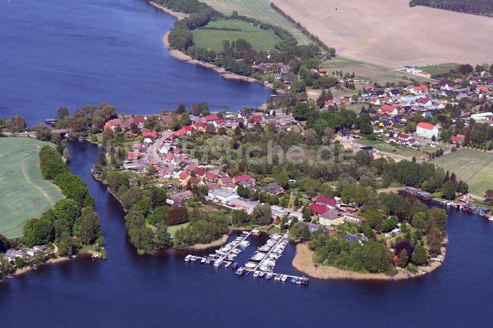 Priepert von oben - Dorfkern an den See- Uferbereichen Havel - Ellenbogensee in Priepert im Bundesland Mecklenburg-Vorpommern, Deutschland