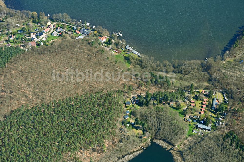 Linowsee von oben - Dorfkern an den See- Uferbereichen Linowsee in Linowsee im Bundesland Brandenburg, Deutschland