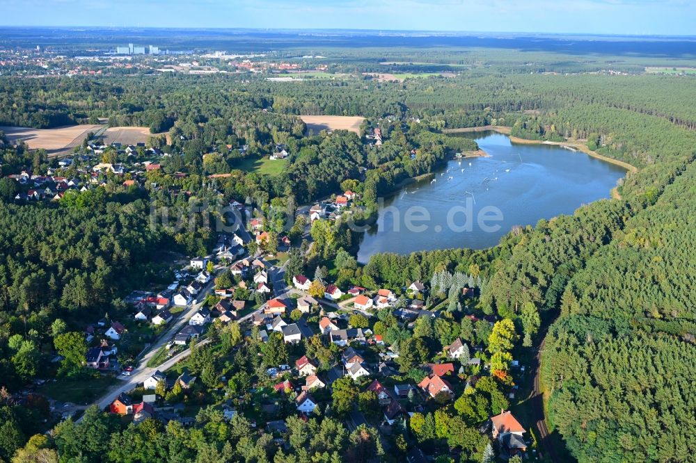 Luftbild Petersdorf - Dorfkern an den See- Uferbereichen des Petersdorfer See in Petersdorf im Bundesland Brandenburg, Deutschland