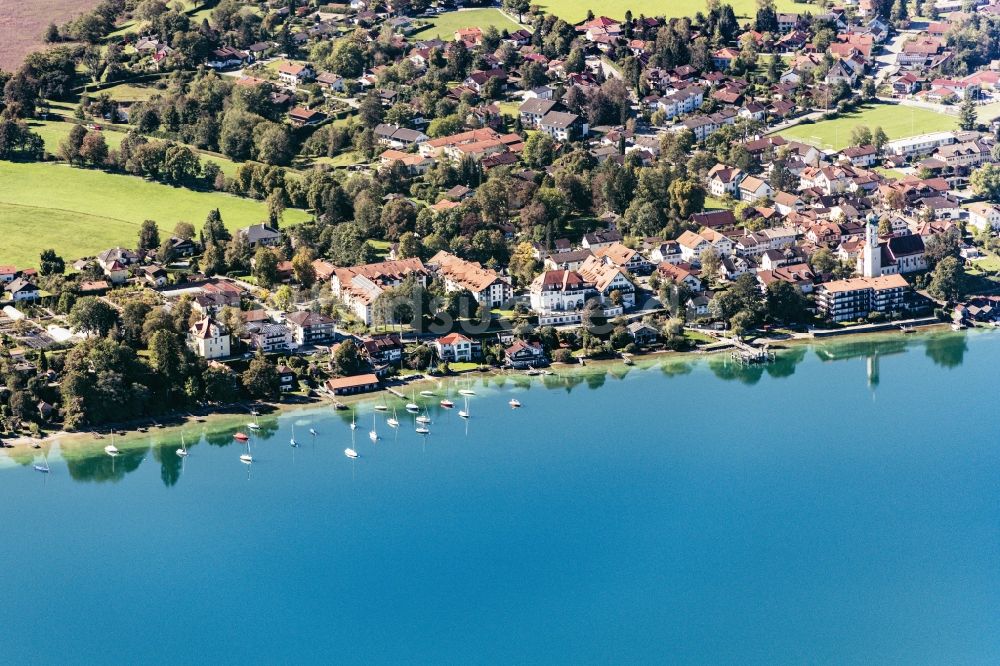 Seeshaupt aus der Vogelperspektive: Dorfkern an den See- Uferbereichen des Starnberger Sees in Seeshaupt im Bundesland Bayern, Deutschland