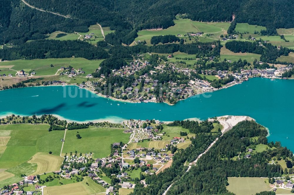 Luftbild Sankt Wolfgang im Salzkammergut - Dorfkern an den See- Uferbereichen des Wolfgangsees in Sankt Wolfgang im Salzkammergut in Oberösterreich, Österreich