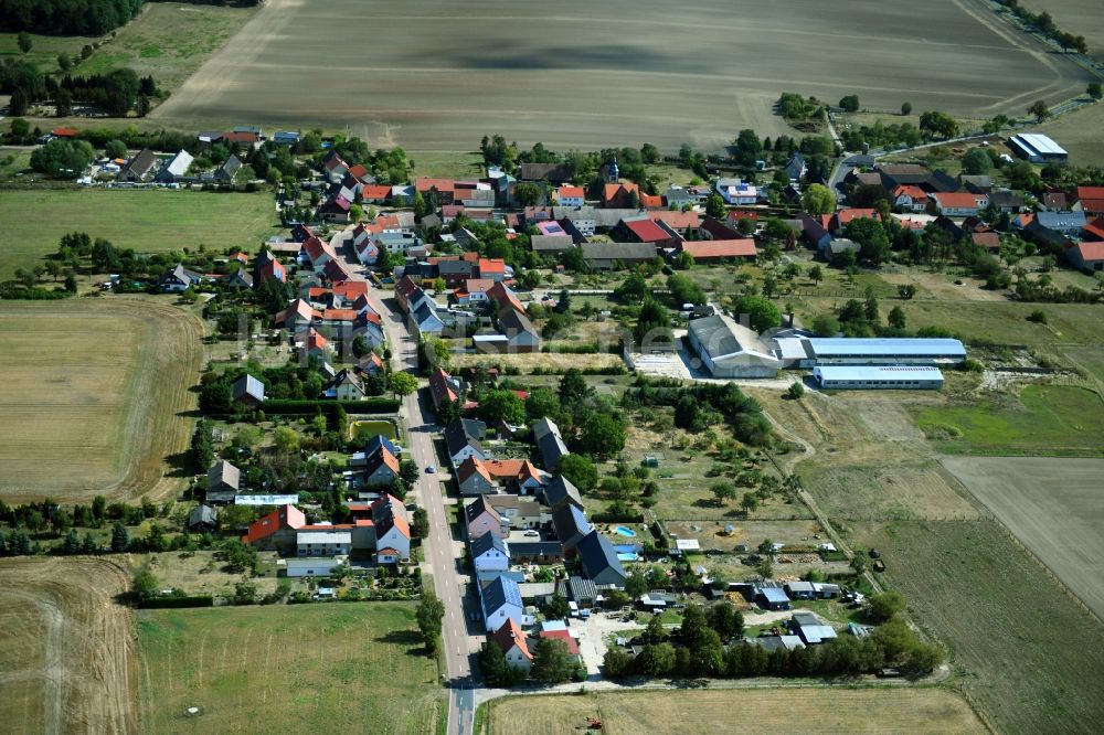 Luftaufnahme Senst - Dorfkern in Senst im Bundesland Sachsen-Anhalt, Deutschland